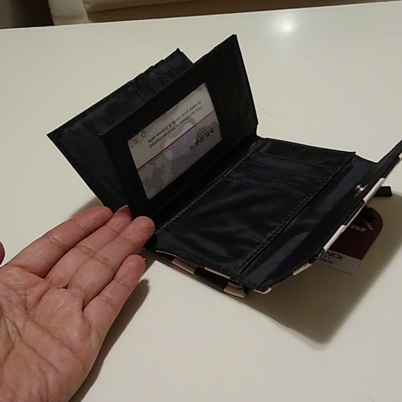 Beautiful wallet with polka dots, RFID protected - Picture 6 of 16